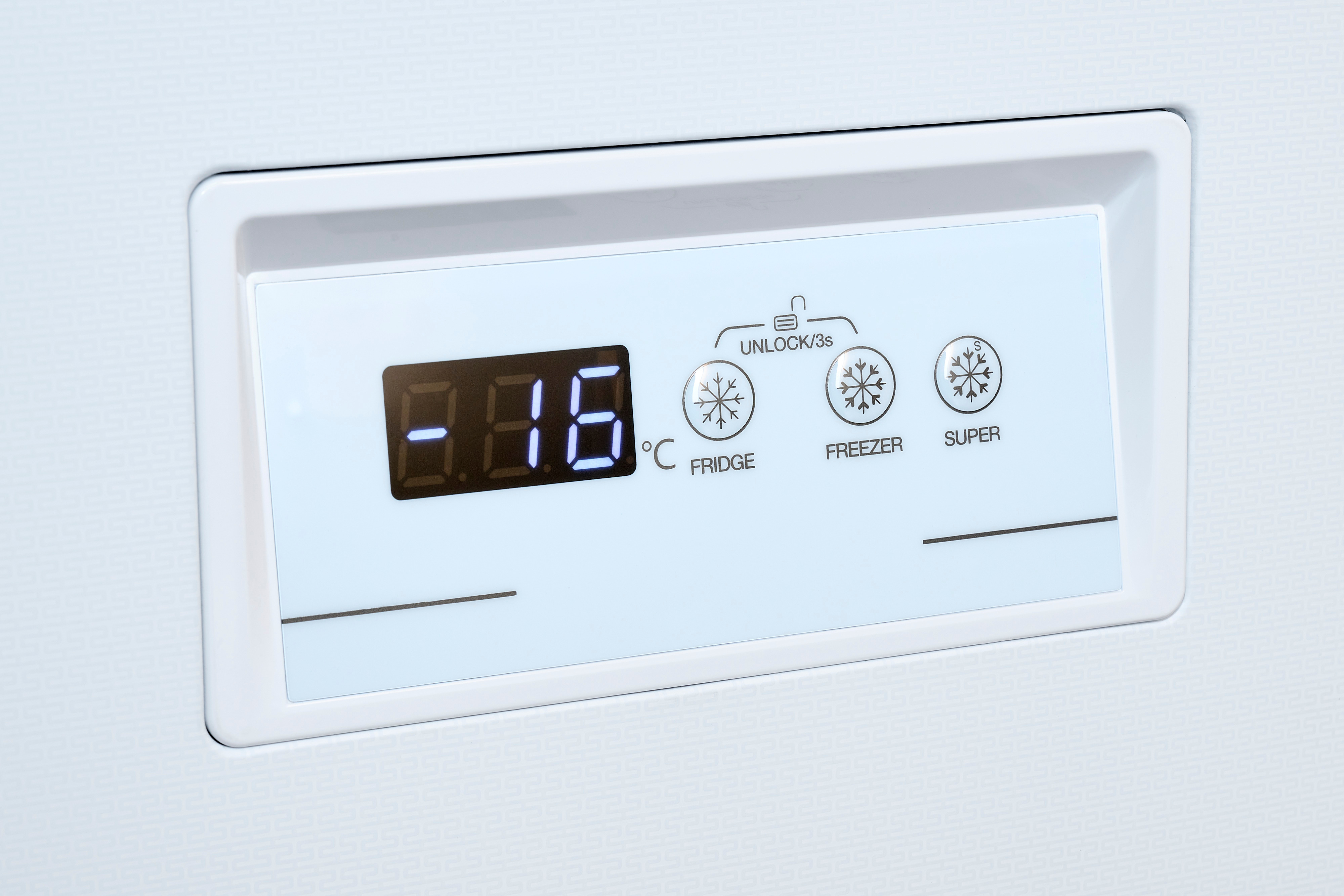 Exquisit GT265-HE-040D Gefriertruhe 254L, 4 Sterne, Schnellgefrieren, Kindersicherung, Energieeffizienz D, weiß