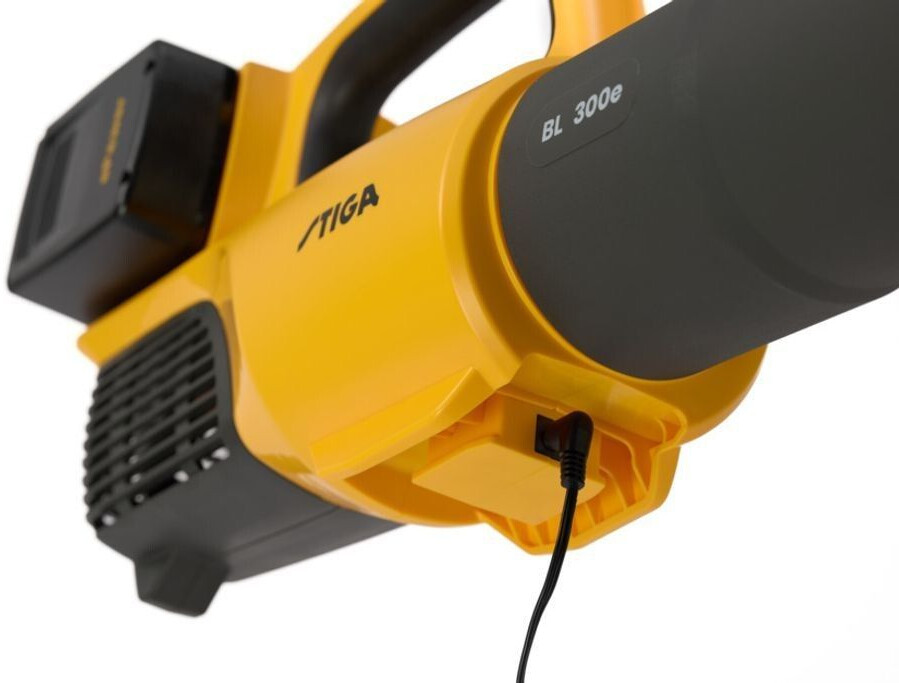 Stiga BL 300e Kit (mit 2 Akkus 4 Ah und Ladegerät) Akku-Laubbläser