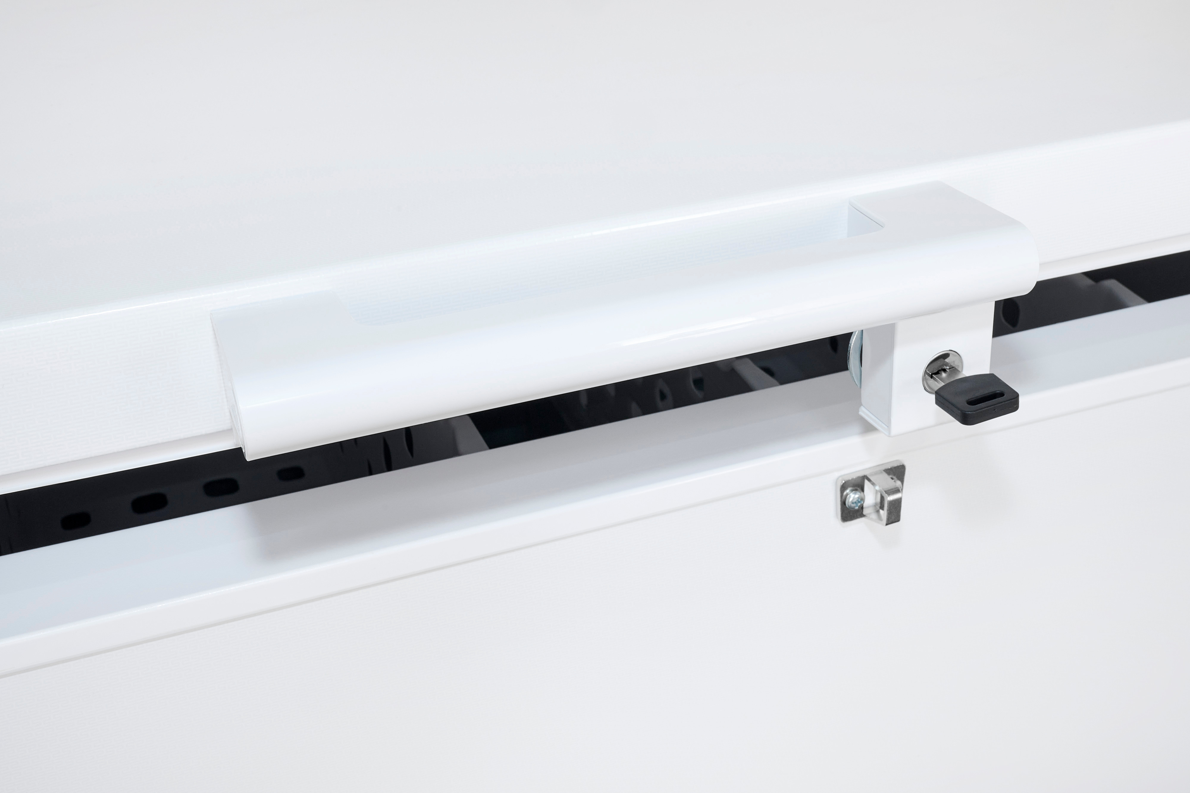 Exquisit GT265-HE-040D Gefriertruhe 254L, 4 Sterne, Schnellgefrieren, Kindersicherung, Energieeffizienz D, weiß
